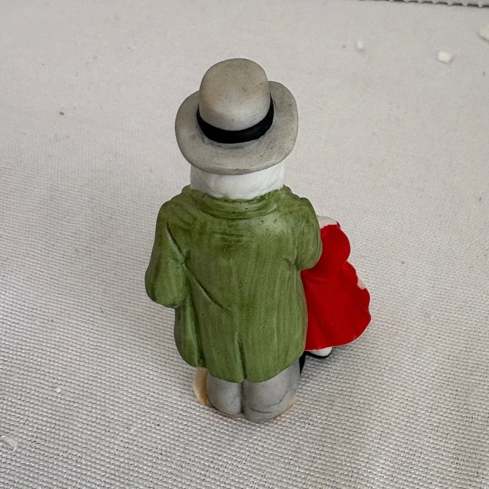 Lefton Porcelain Figurines Winter Ice Skating Set‎ of 3 Vintage